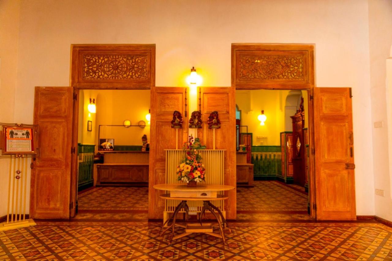 Thilanka Hotel Kandy Exterior photo