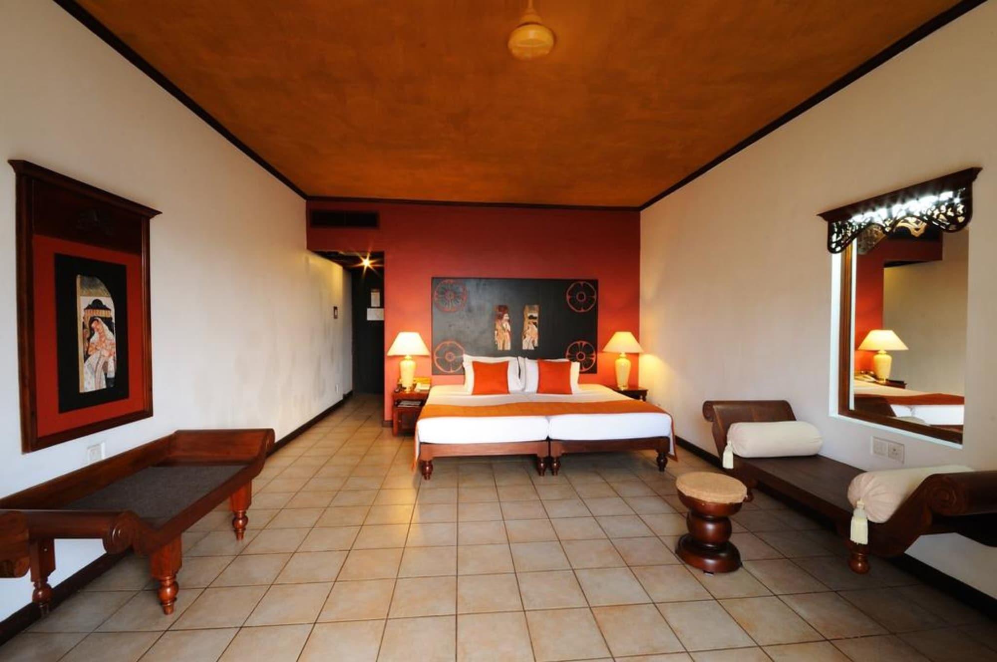 Thilanka Hotel Kandy Exterior photo