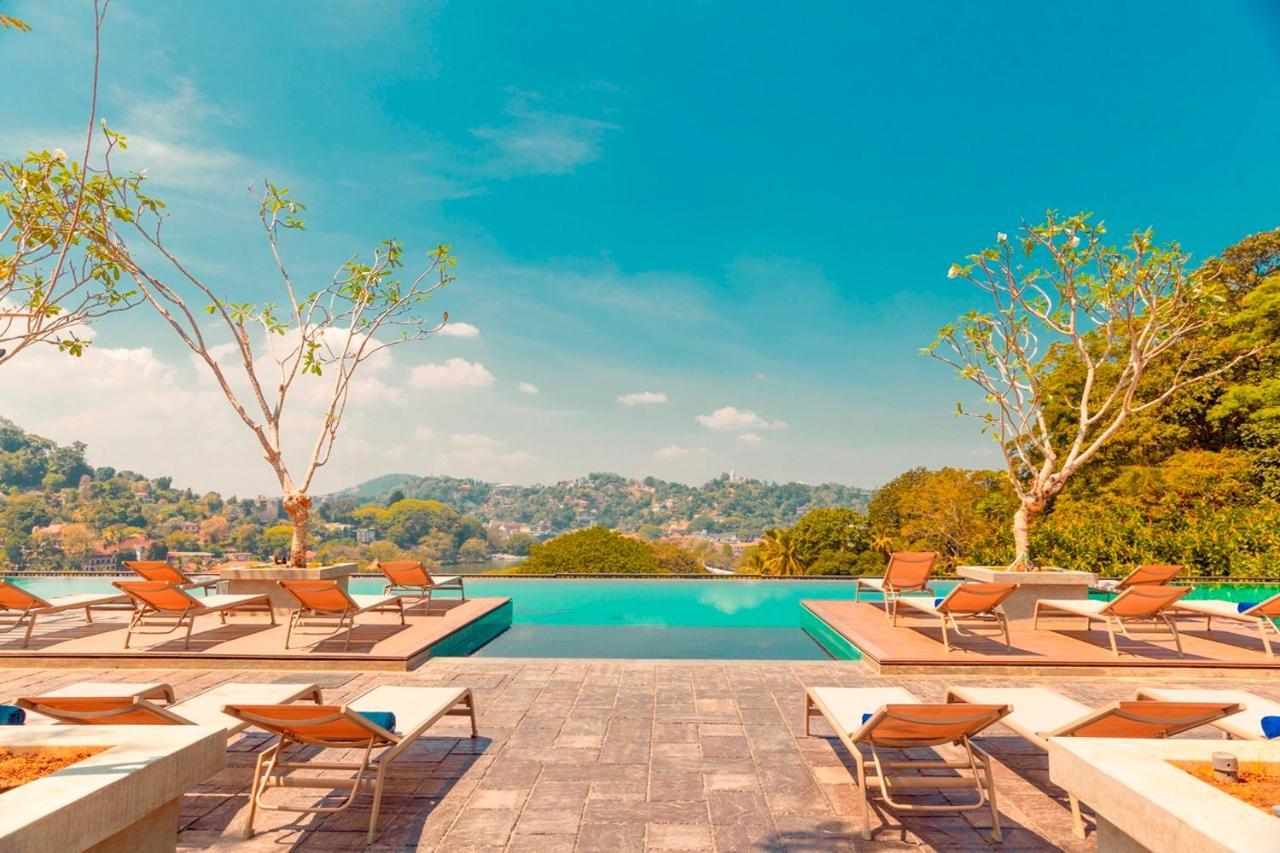 Thilanka Hotel Kandy Exterior photo