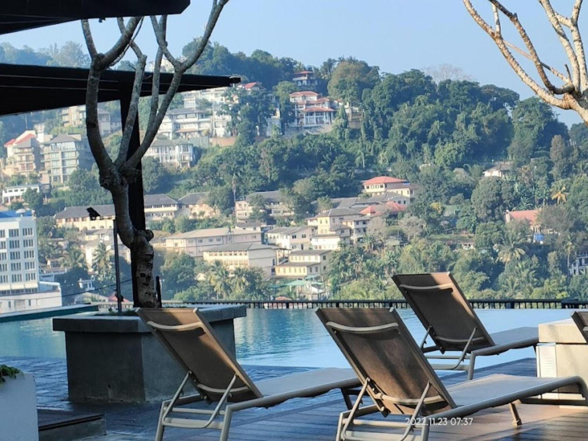 Thilanka Hotel Kandy Exterior photo