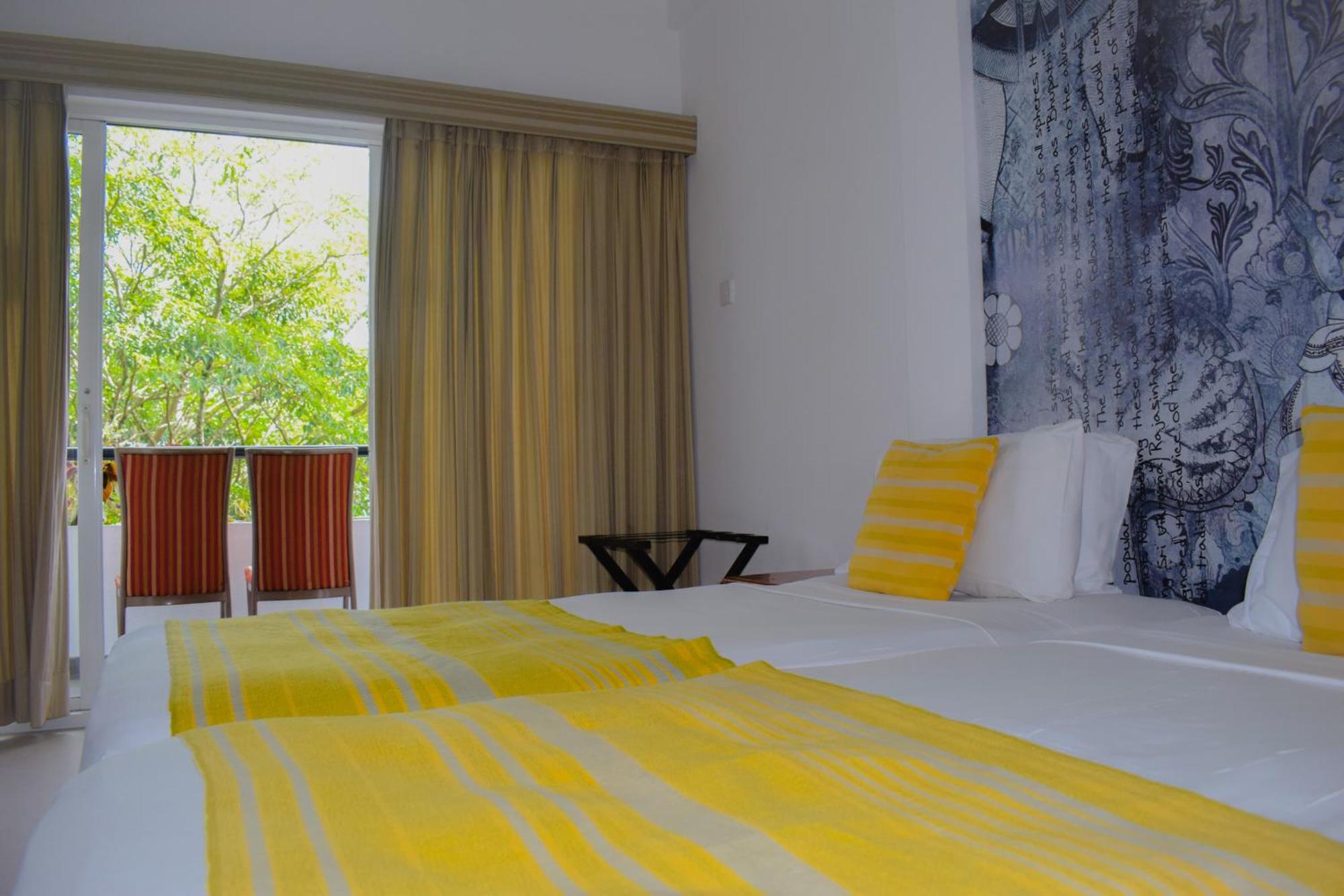 Thilanka Hotel Kandy Room photo