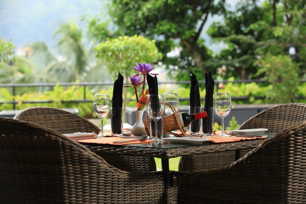 Thilanka Hotel Kandy Exterior photo