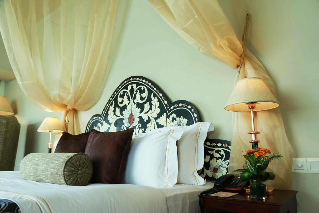 Thilanka Hotel Kandy Exterior photo